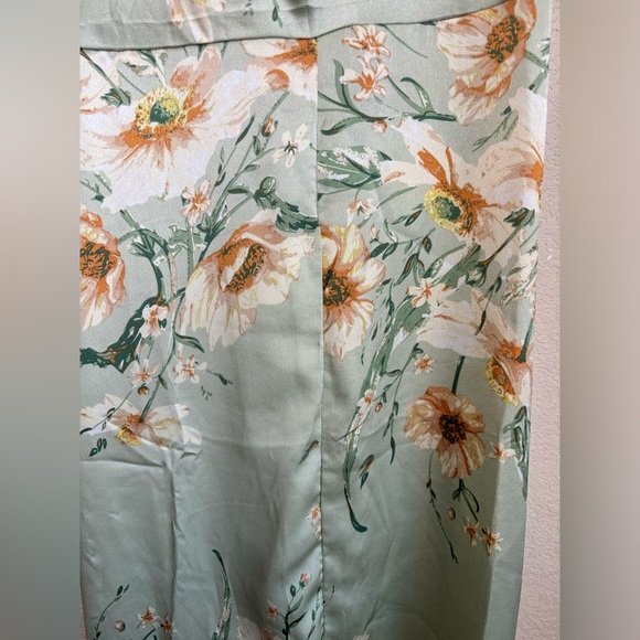 NWT Boohoo Sage Green Satin Floral Cowl Tie-Back Flute Hem Slip Midi Dress 12 - Picture 7 of 11